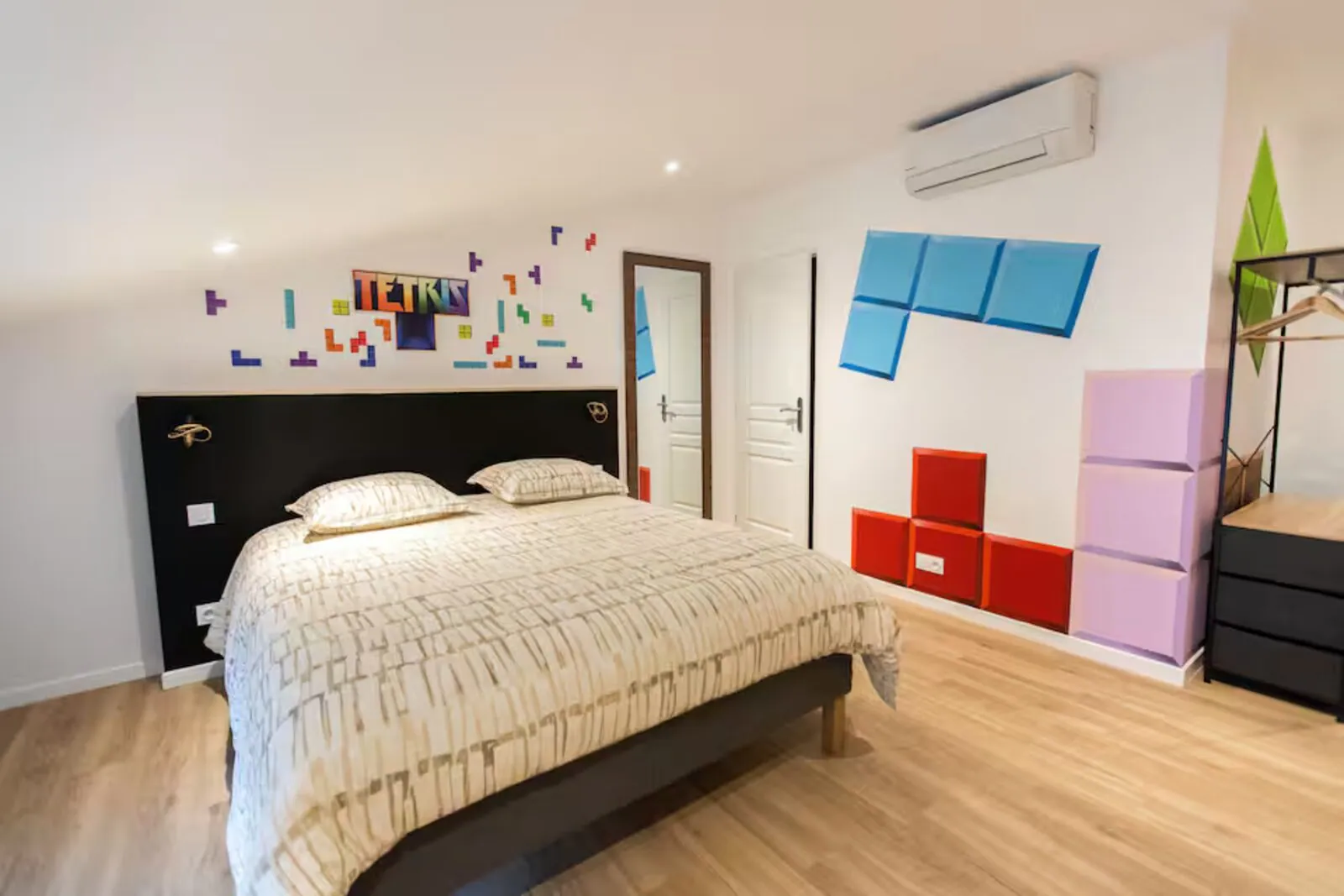 Suite univers graphique – grand gîte gaming Var
